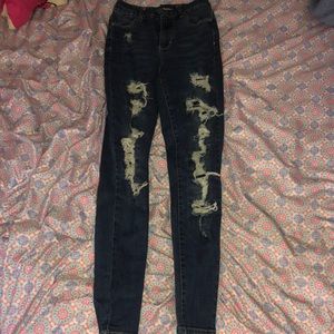 skinny jeans w/ rips size 1
